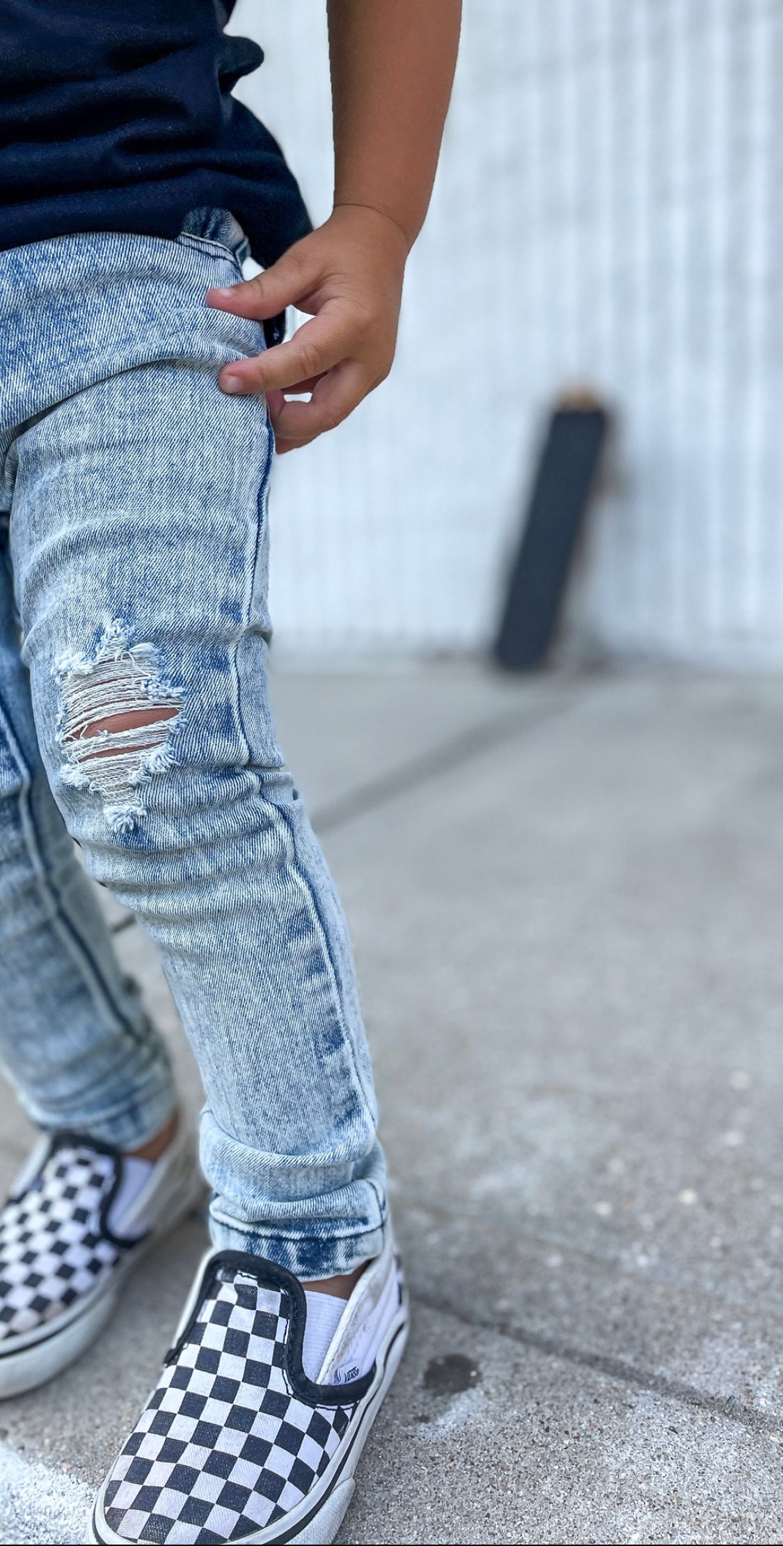 LIGHT BLUE ACID WASH